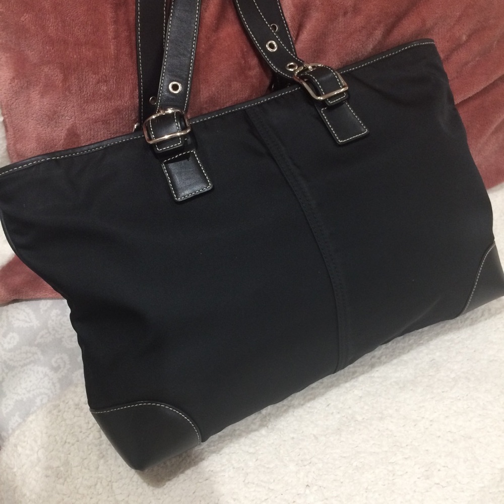 Coach bag 💯% authentic!! - Picture 4 of 13